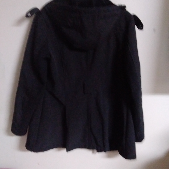 BCBG Gorgeous Winter Jacket - Picture 3 of 3